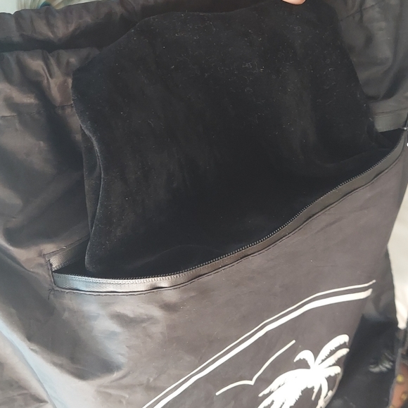 Travis Mathew Lightweight ShoulderString Backpack - Picture 3 of 4